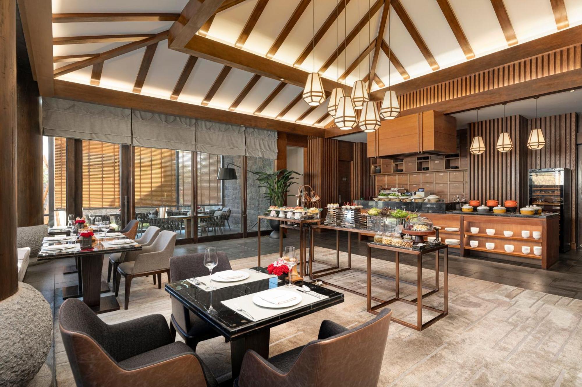 Intercontinental Lijiang Ancient Town Resort By Ihg ภายนอก รูปภาพ