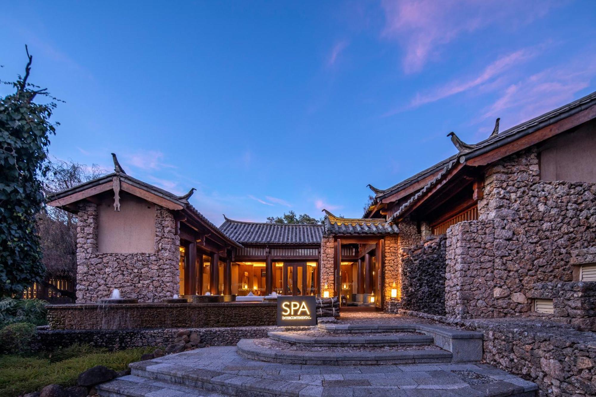 Intercontinental Lijiang Ancient Town Resort By Ihg ภายนอก รูปภาพ