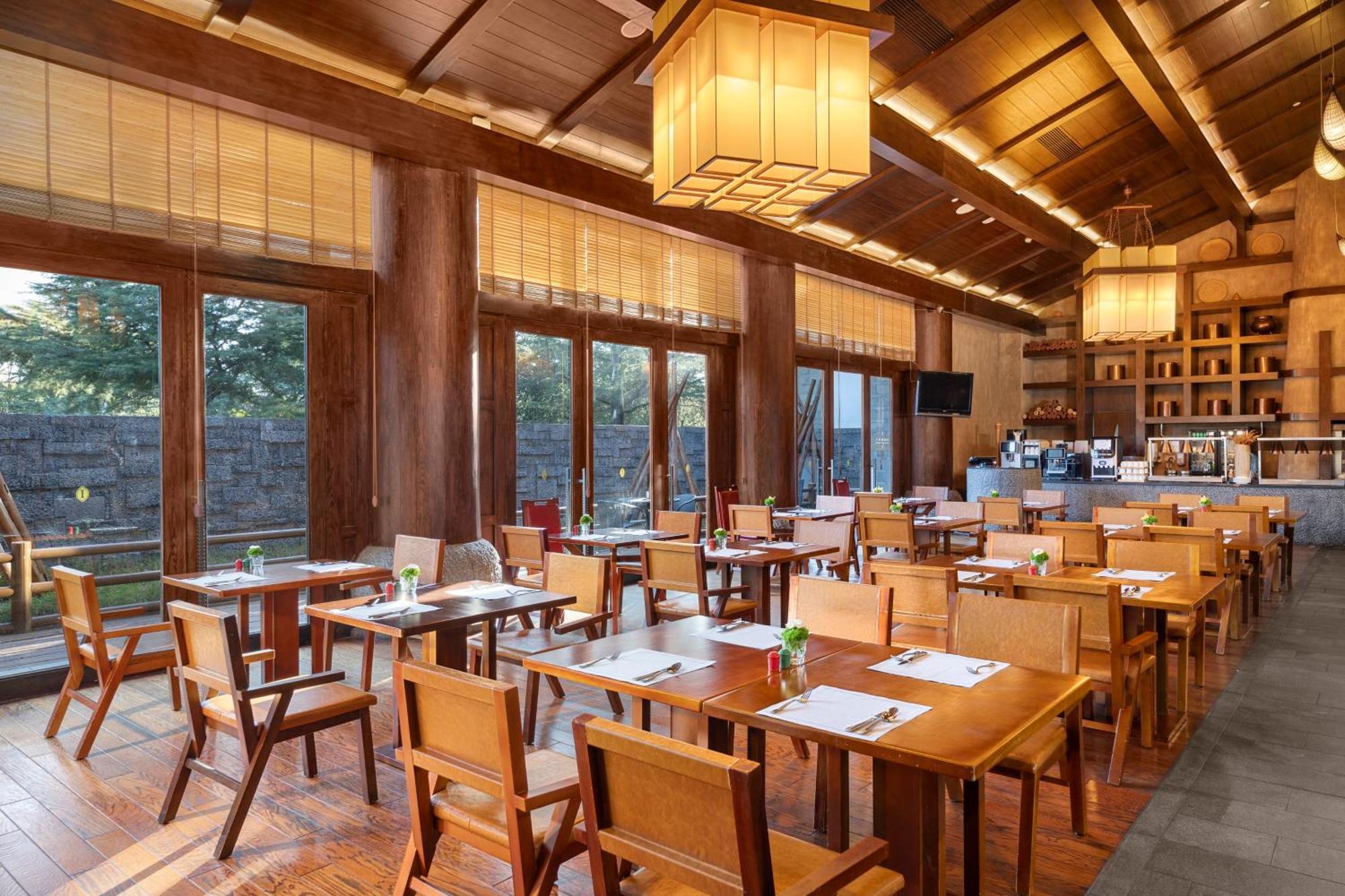 Intercontinental Lijiang Ancient Town Resort By Ihg ภายนอก รูปภาพ