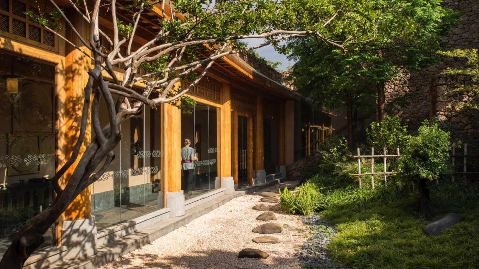 Intercontinental Lijiang Ancient Town Resort By Ihg ภายนอก รูปภาพ